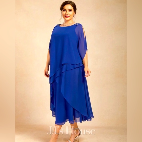 Formal plus size Dress - Picture 4 of 5